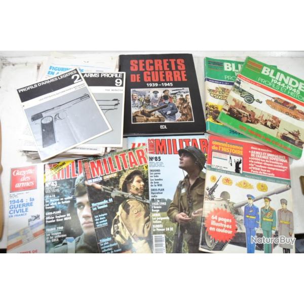 Lot livre et revues militaria + documents volant, Small arms profile Browing et Beretta