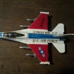 Avion F16  - modèle réduit en métal - USAF