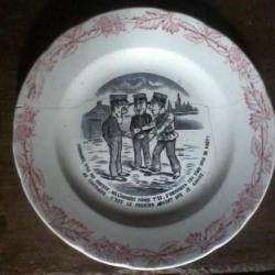 Assiette "parlante" en porcelaine - thème "Bidasses" WW1 - Militaria