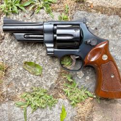 SMITH & WESSON MODELE 28-2  357 MAGNUM  4 POUCES , HIGHWAY PATROLMAN 38SWC 38 SPECIAL