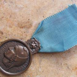 médaille ordre décoration BRONZE - EDUCATION PHYSIQUE ET SPORTIVE     RUBAN BLEU