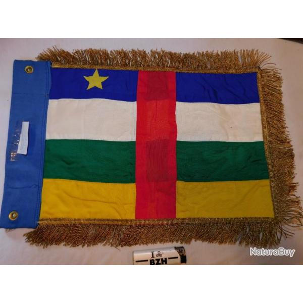 REPUBLIQUE CENTRAFICAINE : DRAPEAU FANION VOITURE DIPLOMATIQUE
