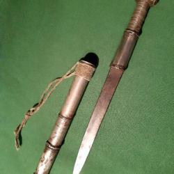 Couteau Shan XIXe Tha&iuml; /Siam en argent .ethnique