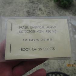M8 Chemical Agent Detector Paper - 25 feuilles papier réactif us army VIETNAM