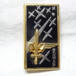 75)  insigne militaire , thème aviation