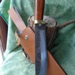 Couteau de chasse Bowie - Lame carbone forgée à la main - Bois d'olivier (2)