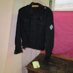 Costume militaire ancien à identifier.      (N° 4)  Même texte pour toutes mes annonces de costume