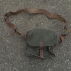 porte chargeur FM 24/29 cuir marron armée française premier type sans passant au dos daté 1-57