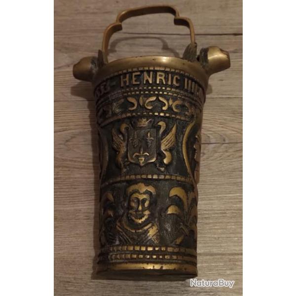Seau  eau bnite en bronze 1553 Henric IIII