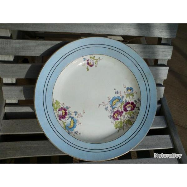 GRAND PLAT EN FAIENCE TERRE DE FER : J  VIEILLARD BORDEAUX . 1850 .