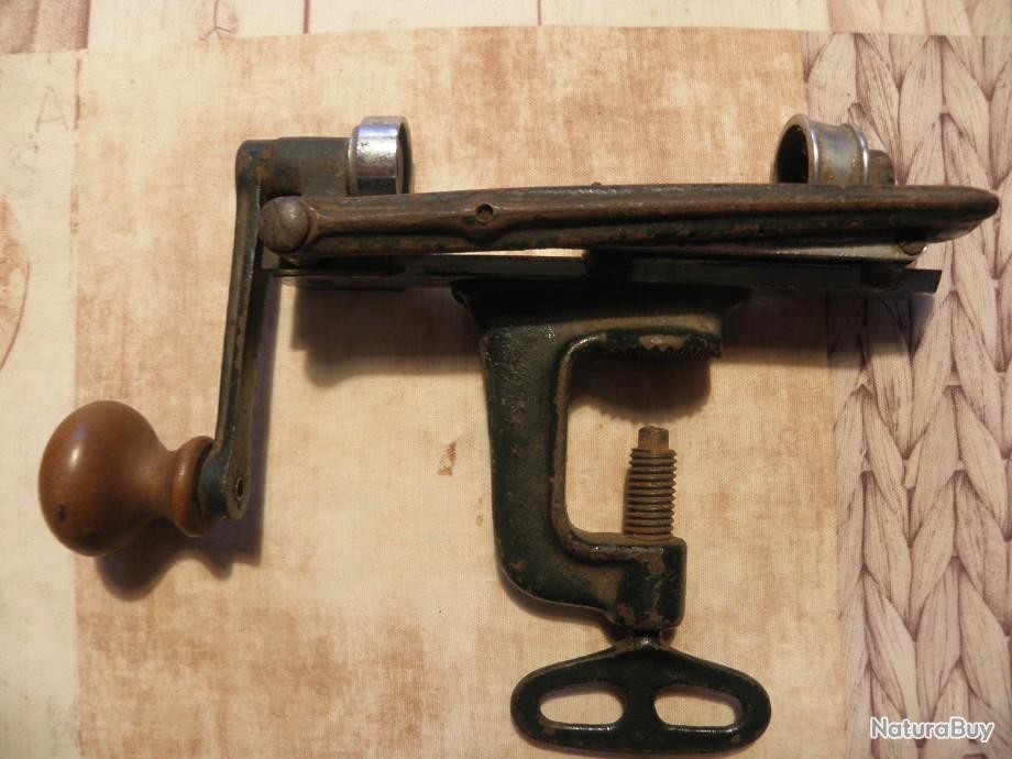 Ancien Sertisseur De Chasse Manufrance - Outil Vintage En Métal - Occasion