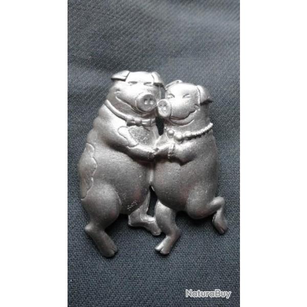 pin's cochons couple de danseur