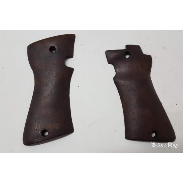 Plaquette en bois pistolet ?