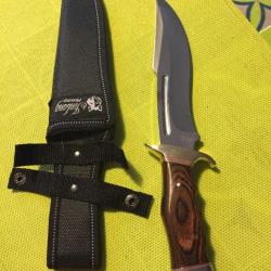 Beau et solide Couteau de chasse