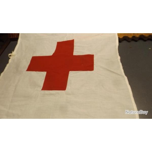 drapeau croix rouge format 70x70