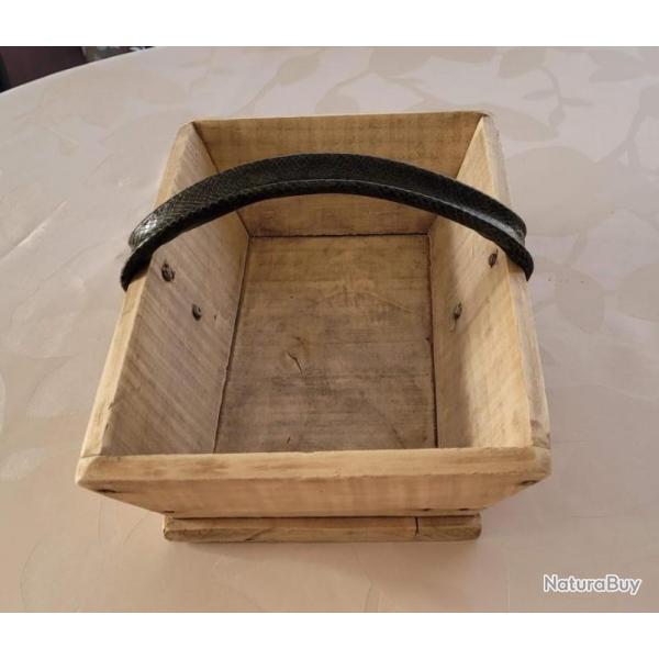 BAQUET EN BOIS *ANSE  METAL POUR LE JARDIN* POUR VENDANGES * OU DECORATION AVEC PLANTES GRASSES