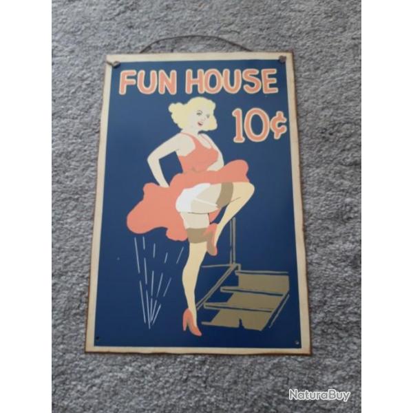 PLAQUE METAL VINTAGE "FUN HOUSE"