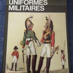 livre uniformes militaires