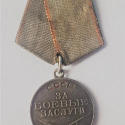 UR47612.a Médaille pour service au combat type II