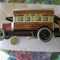 vintage reproduction de bus jouet en tole