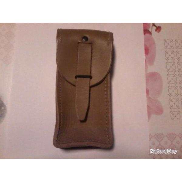 ancienne trousse d'entretien PM Mat 49 neuve vide