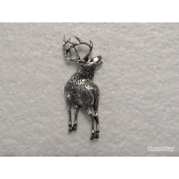 Broche Pin's de cerf en tain chasse 50 X 20 mm