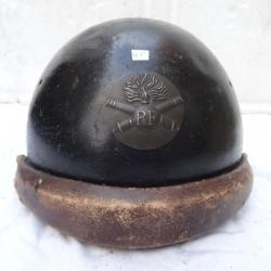 45) rare  casque 1935-1937 artillerie ou chars de combat   1914 1945