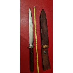 Couteau ou dague de chasse