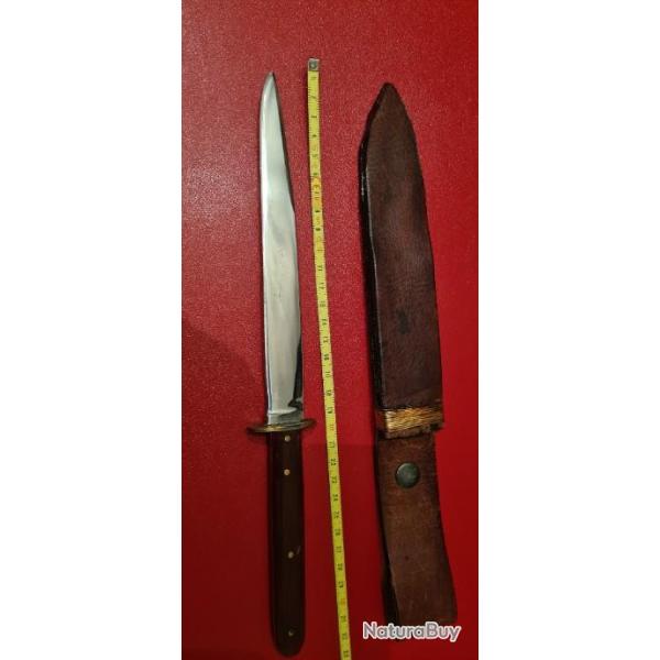 Couteau ou dague de chasse