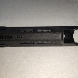 Garde main noir  FAB DEFENSE pour ar15.