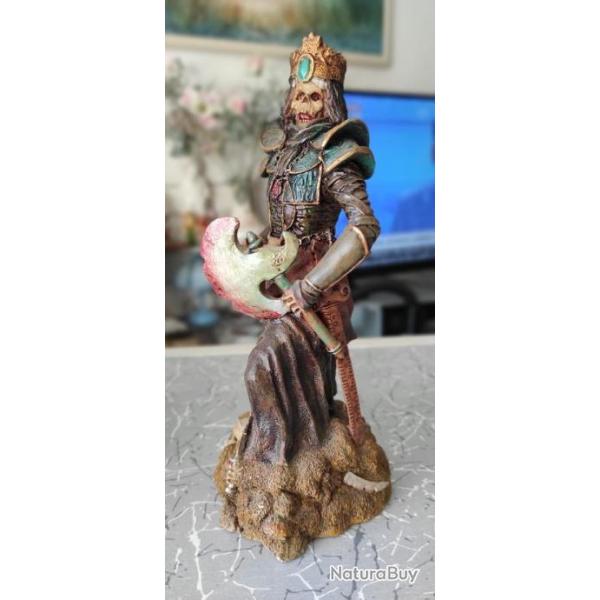 Statuette d'un combattant Mort vivant