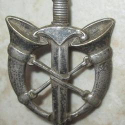Postes aux Armées, métal argenté, dos guilloché, 2 anneaux