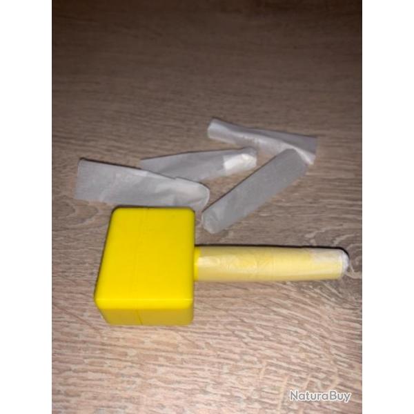 Mandrin jaune pour confectionner les tuis en papier combustible des armes  percussion en 44