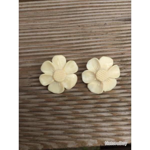 Boucles d'oreilles en os