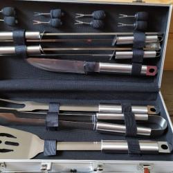 PRADEL EXCELLENCE THIERS VALISE METAL BARBECUE 16 PIECES v