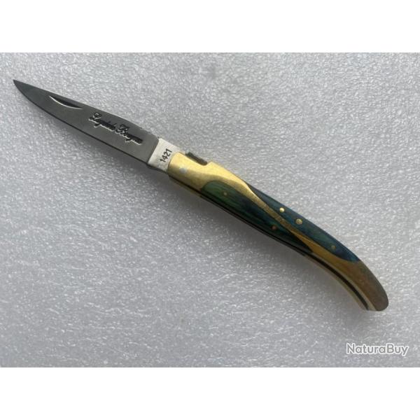 Couteau de poche Cypra  Manche en bois vert bleute et laiton.
