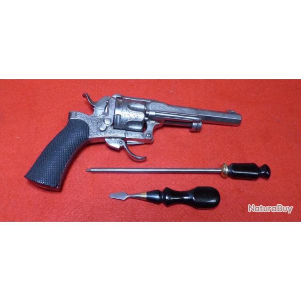 Trs beau revolver FAGNUS MAQUAIRE  Cal. 7mm FINITION lUXE GRAVE ET SIGNE. REF 439