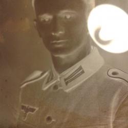 Photographie sur verre d'un soldat allemand.