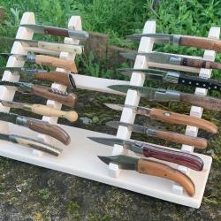 Présentoir 16 gros couteaux oblique à poser en bois - création unique