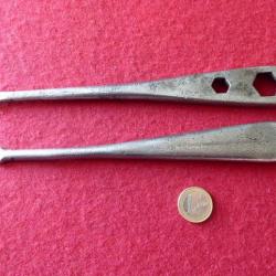 2 ancien tournevis en métal de 24 cm et 22 cm