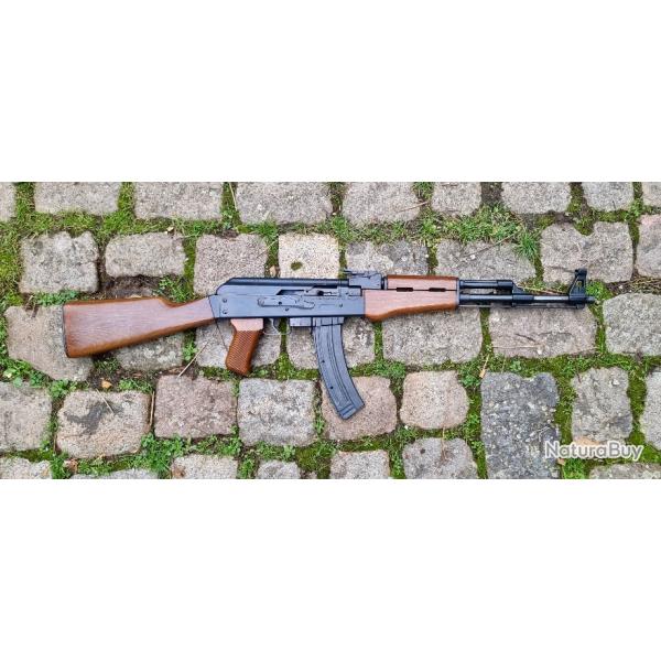fusil semi automatique kalachnikov AK47 calibre 22 LR de marque ARMI JAGER modle AP80