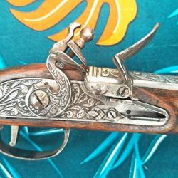 Pistolet à Silex type XXème.  année 70  GLB (54 A.............