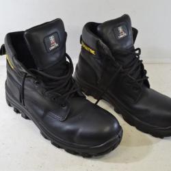 Chaussures de sécurité taille 44 LEMAITRE Armée Française, coquée cuir noir . Rangers