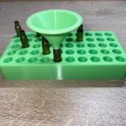 Entonnoir vert clair spécialement conçu pour le rechargement des calibres 222, 223, 5.56 et 222 mag