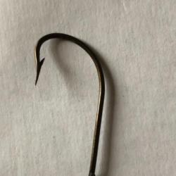 100 hameçon 4/0 oeillet bronzé renversé ref 197b tige longue simple pêche rivière carnassier mustad