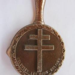 SOUVENIR COLOMBEY LES 2 EGLISES CROIX DE LORRAINE METAL GENERAL DE GAULLE