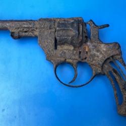 Revolver réglementaire 1874 de fouille inapte au tir