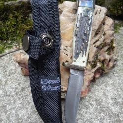 Couteau de Chasse Skinner Lame Acier 440 Manche Résine Etui Nylon Frost Cutlery Warrior FSW600SBR