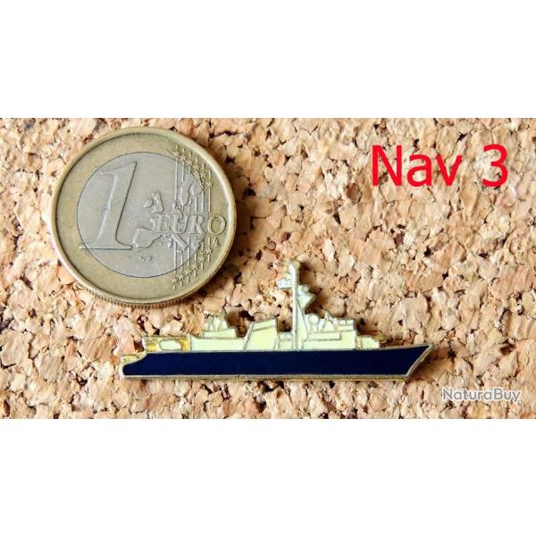 Pin's MARINE MILITAIRE - Navire n 3  identifier - maill  froid poxy - fabricant inconnu