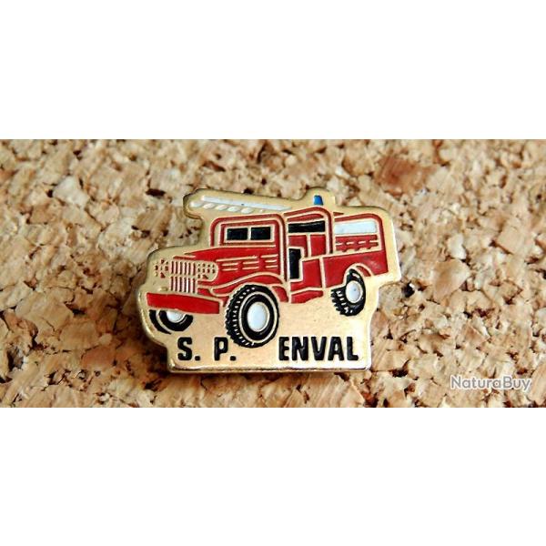 Pin's SAPEURS POMPIERS - Camion DODGE des SP d' ENVAL 63 - peint cloisonn - fabricant PUBLIDOME